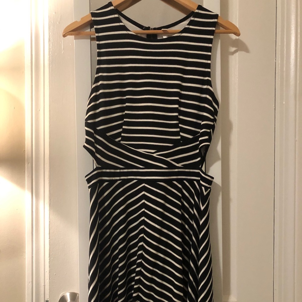 Xhilaration dress cut out black white stripe small